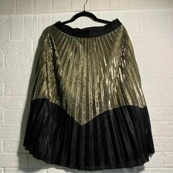 Black & Gold MIDI Skirt Pleated Size Medium Party Wedding Stretch Waist Shiny - Picture 2 of 9